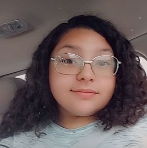 Meet your Posher, Alexza